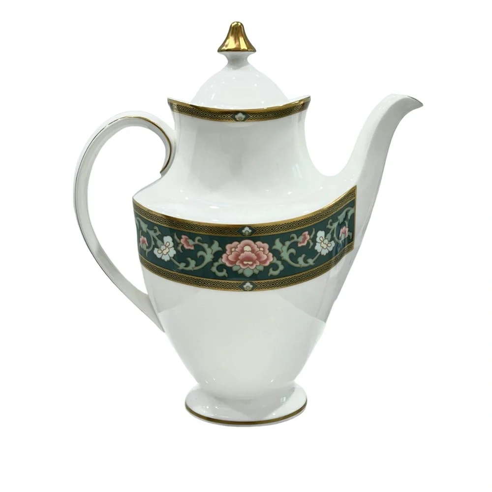 ROYAL DOULTON TUDOR COURT COFFEE POT WITH LID